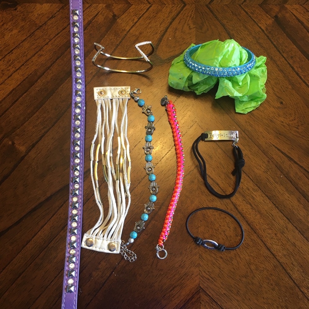 Bundle of 8 bracelets